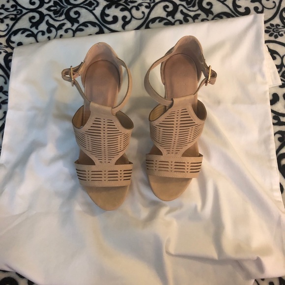 NWOT beige platform shoes - Picture 4 of 8